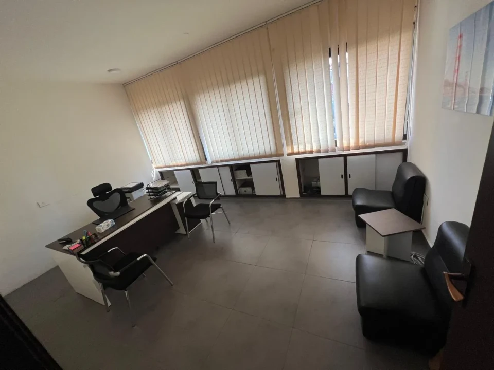 Commercial office - Furn el cheback