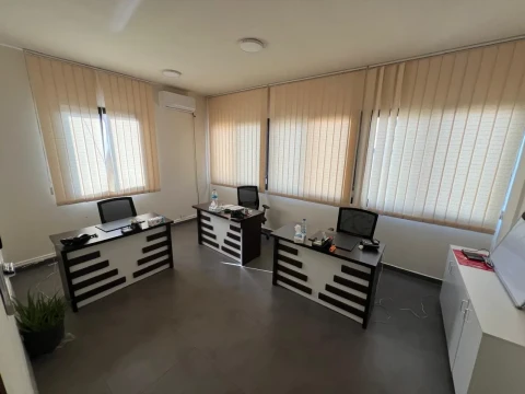Commercial office - Furn el cheback in Mkalles - Metn